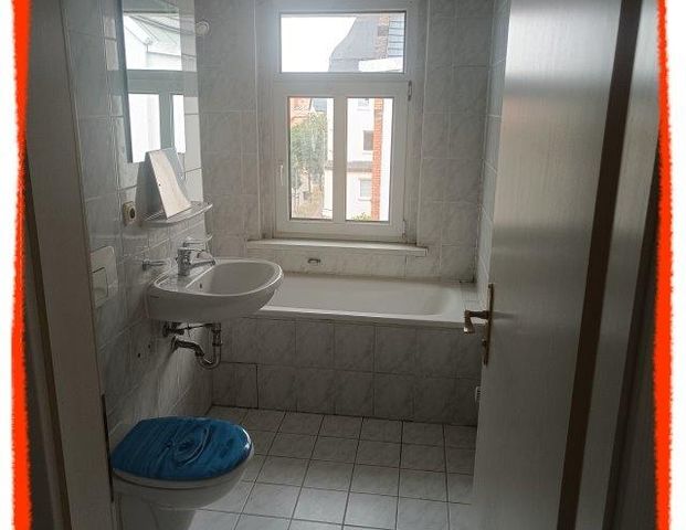 Renovierung in Eigenregie! 2-Zimmer-Wohnung im Dachgeschoss in Zwickau-Oberplanitz zu vermieten! - Photo 1
