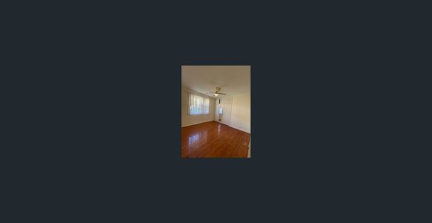 SPACIOUS AND SUNNY 2-BEDROOM VILLA - Photo 1