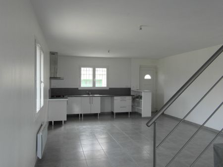 A louer à Théziers Appartement 4 pièces 95 M² + cave de 5 M², - Photo 2