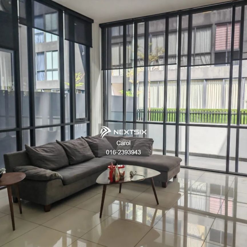 Empire Residence - Photo 1