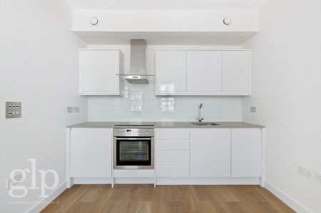 1 Bedroom Flat, 28 Lisle Street, Soho, WC2H - Photo 4