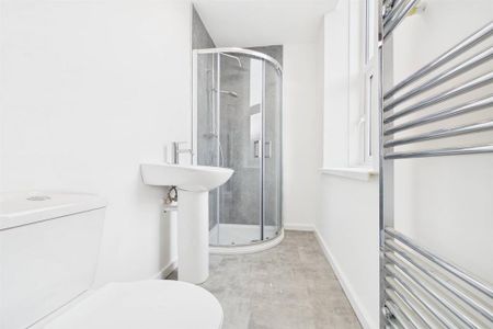 1 bedroom in a house share to rent - Photo 4