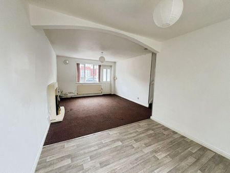 4 bedroom detached house to rent - Photo 4