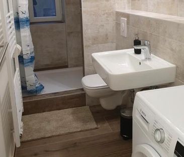 Wg Zimmer Wohnung für Mitbewohner/in Neu renoviert und möbliert - Photo 1