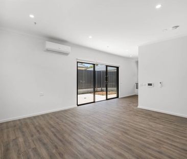 Brand New 3 Bedroom Beauty! - Photo 1