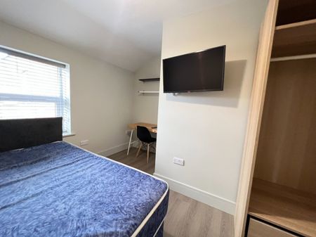 2 bed Apartment for Rent - Photo 3