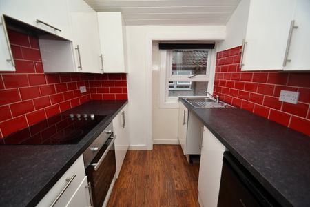 3 bed flat to rent in Menock Road, Glasgow, G44 - Photo 4