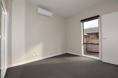 2/17 Greenville Street, Mooroolbark - Photo 2