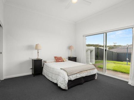 A LIFESTYLE OF COMFORT AND COASTAL CHARM - Photo 5