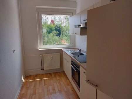Dachgeschoss - 3 Räume - Balkon - EBK - Tageslichtbad - ab März 26 - Photo 4