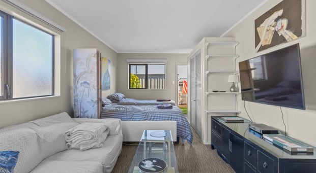 FULLY FURNISHED STUDIO UNIT IN VOGELTOWN - Photo 1