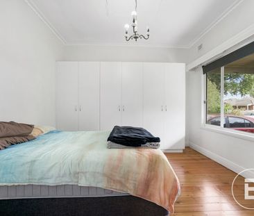 NEAT AND TIDY TWO BEDROOM HOME IN CENTRAL LOCATION - Photo 2