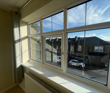 3 bedroom end of terrace house to rent - Photo 2