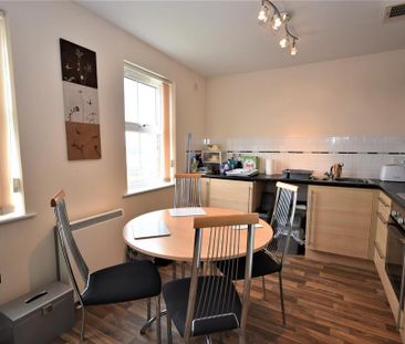2 bedroom flat to rent - Photo 2
