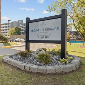 Tecumseh Terrace Apartments - Photo 2