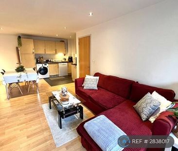 2 bedroom flat to rent - Photo 2