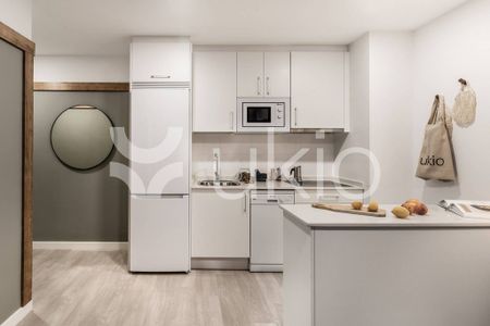 2 room luxury Apartment for rent in Madrid, Community of Madrid - Photo 2