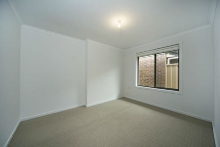 Modern 3-Bedroom Courtyard Home in a Coastal Lifestyle Location - Photo 3