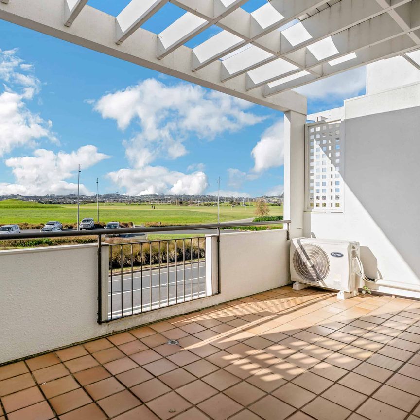 Spacious 3-Bedroom Apartment with Park Views - Prime Flat Bush Location! - Photo 1