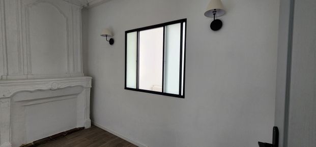 F3 2ème étage entièrement rénové, comprenant séjour, cuisine ouverte aménagée, une chambre, un bureau, salle d - Photo 1