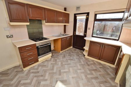 2 bedroom House To Let - Photo 4