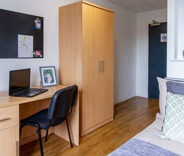 Silver Ensuite - Photo 2