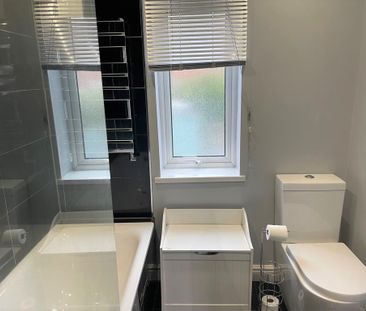 2 bedroom end of terrace house to rent - Photo 1