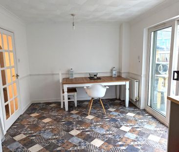 3 bedroom semi-detached house to rent - Photo 2