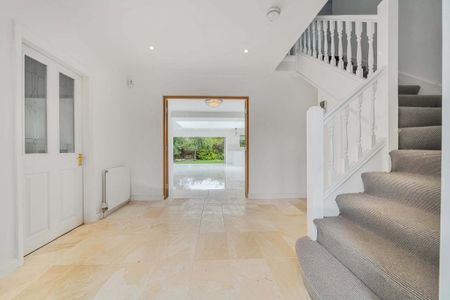 5 bedroom detached house to rent - Photo 4