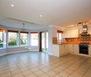 4 bedroom detached house to rent - Photo 4