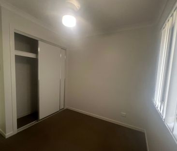 Spacious 4-Bedroom Family Home in Blacks Beach - Photo 4