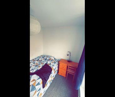 Room in a Shared House, Chester Street, BS5 - Photo 2