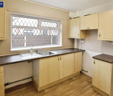 2 bedroom semi-detached bungalow to rent - Photo 3
