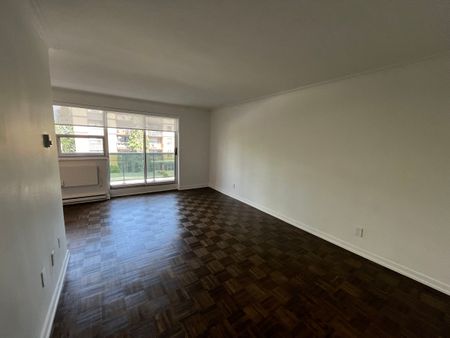 365 Eglinton Avenue East - Photo 5