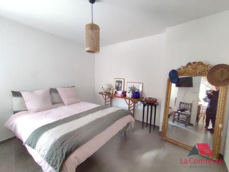 Location Appartement 4 pièces 77m² MARSEILLE 8ème - Photo 2
