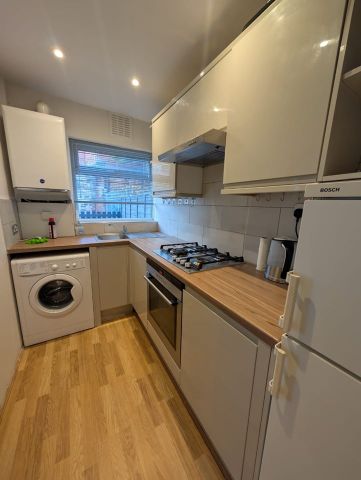 3 Bed Semi-Detached House, Kelso Gardens, LS2 - Photo 2