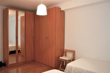 Calle Muro de los Navarros, Sevilla, Andalusia 41003 - Photo 4