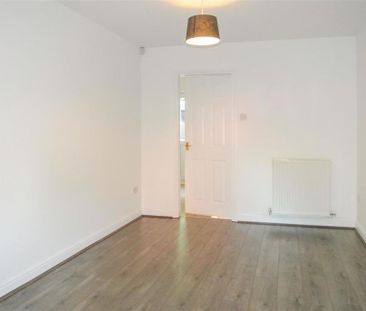 2 bedroom semi-detached house to rent - Photo 6