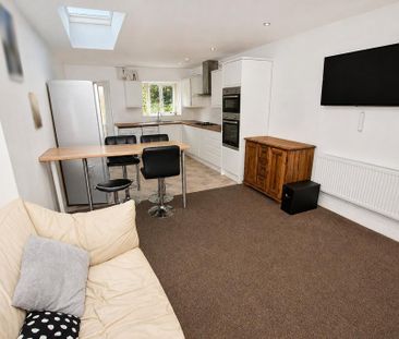 6 bedroom apartment to rent - Photo 2