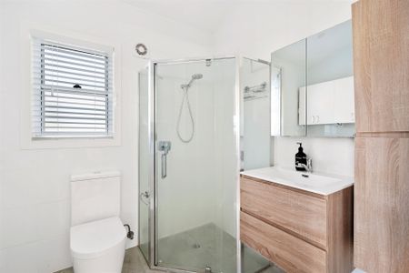 Hamptons Bayside Cottage - Photo 4