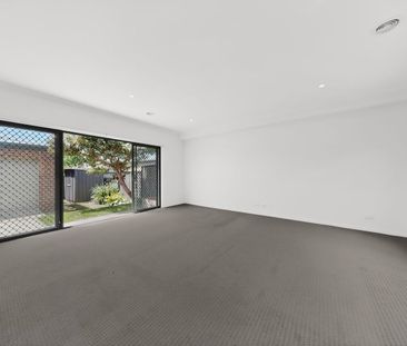 A Family Home With Space, Comfort and Everyday Convenience - Photo 1