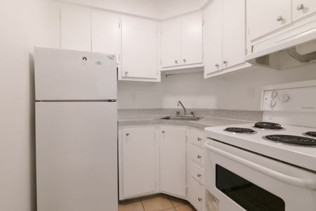 2285 Saint-Mathieu Street - Photo 2