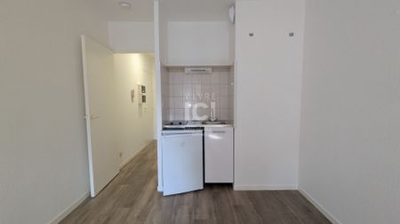 Appartement Nantes 1 Pièce(s) 22.98 M2 - Nantes - Boulevard Jules Verne - Place De Parking - Photo 3