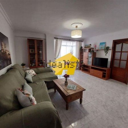 Alquiler de piso en Avenida de La Luz - Photo 1