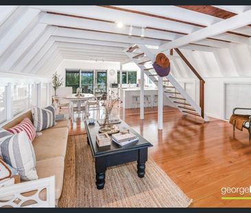 Fully Furnished Stylish 3 Bedroom Home - Photo 2