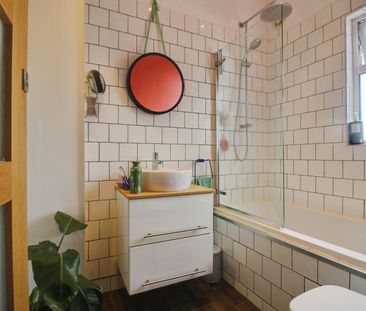 2 Bed Maisonette, Copper Mill Lane, SW17 - Photo 5