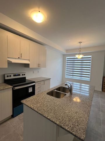 For Lease - 47 Selfridge Way, Whitby, Ontario - Photo 2