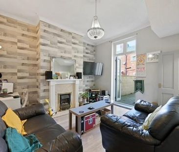4 bedroom terraced house to rent - Photo 5