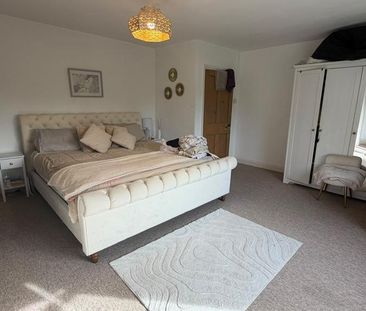 4 bedroom detached house to rent - Photo 5