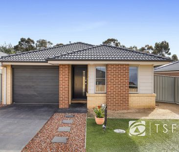 MODERN THREE BEDROOM HOME - Photo 5